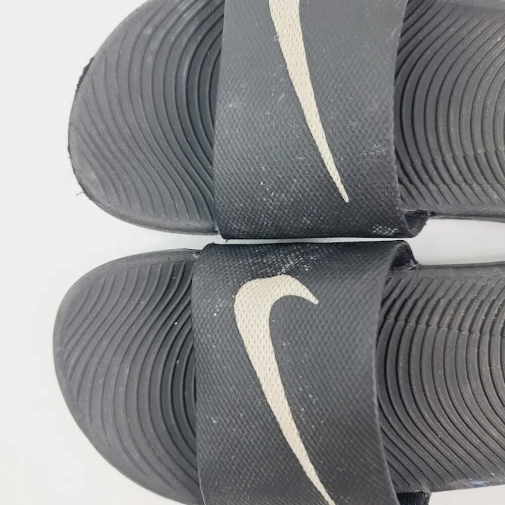Nike Boy's Black Kawa 819352-001‎ Outdoor Casual Slip-On Slide Sandal Size 2